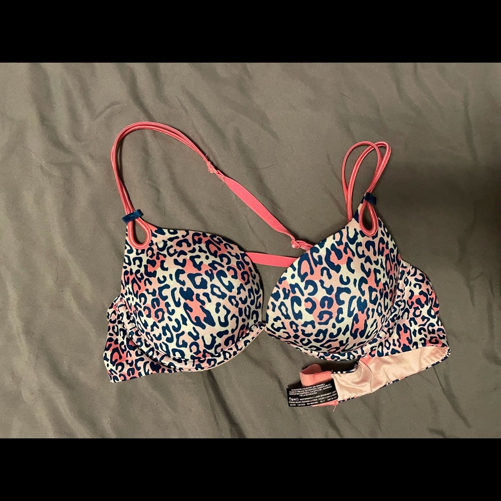 34b Victoria’s Secret pink bra